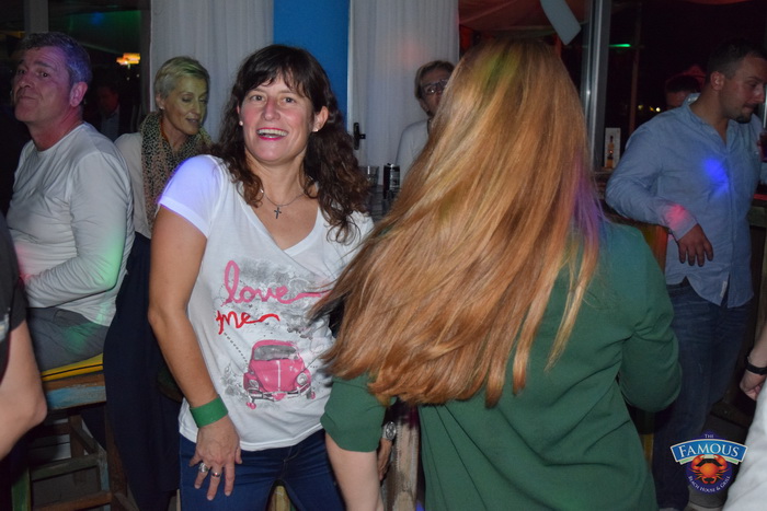 Songbusters i Elena Stella @ Famous Beach Bar & Grill Songbusters i Elena Stella @ Famous Beach Bar & Grill