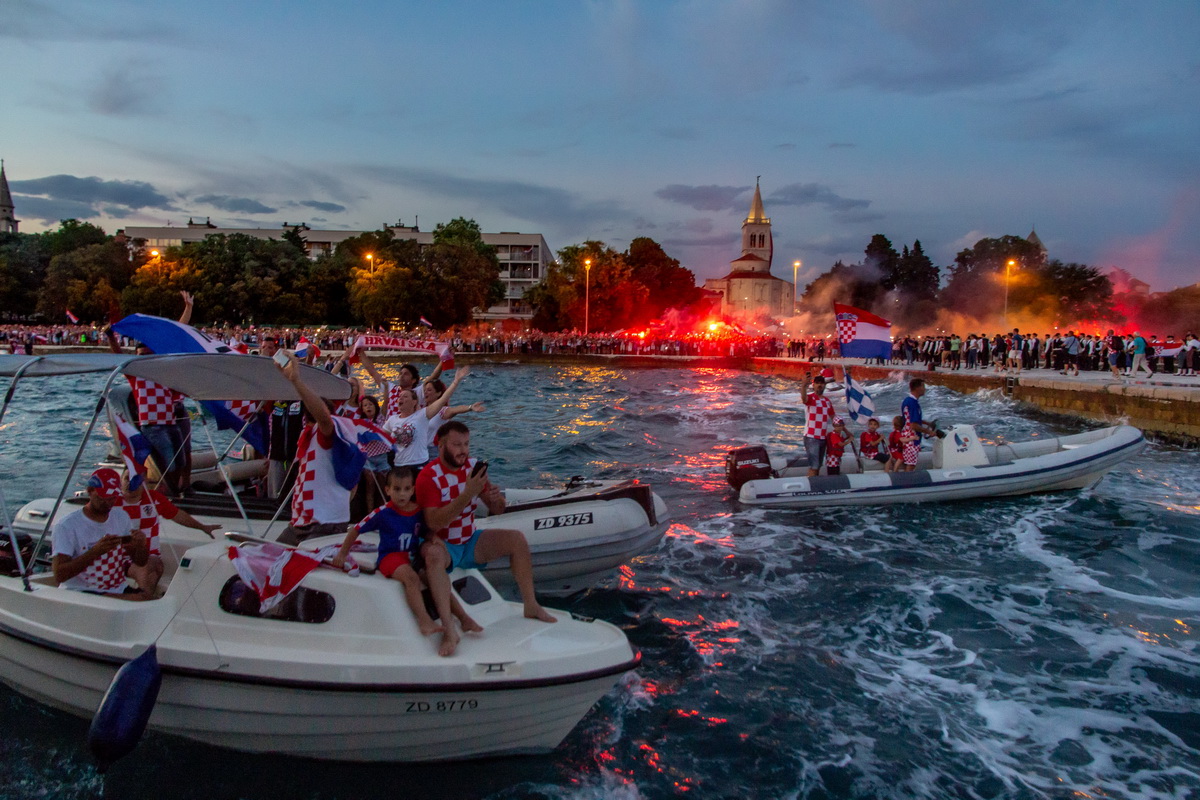 Veličanstven doček četvorice zadarskih Vatrenih od Gradskog mosta do Foruma