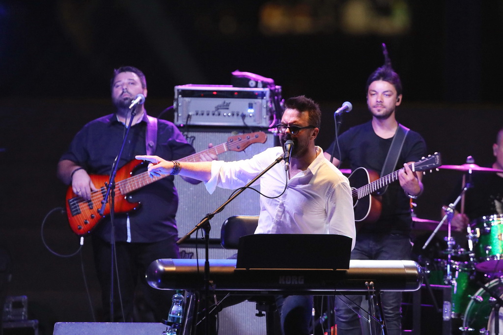 Fenomenalni Petar Grašo raspjevao i rasplesao Biograd Fenomenalni Petar Grašo raspjevao i rasplesao Biograd