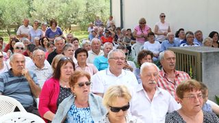 Tradicionalna procesija Tijelova ulicama Vira Tradicionalna procesija Tijelova ulicama Vira