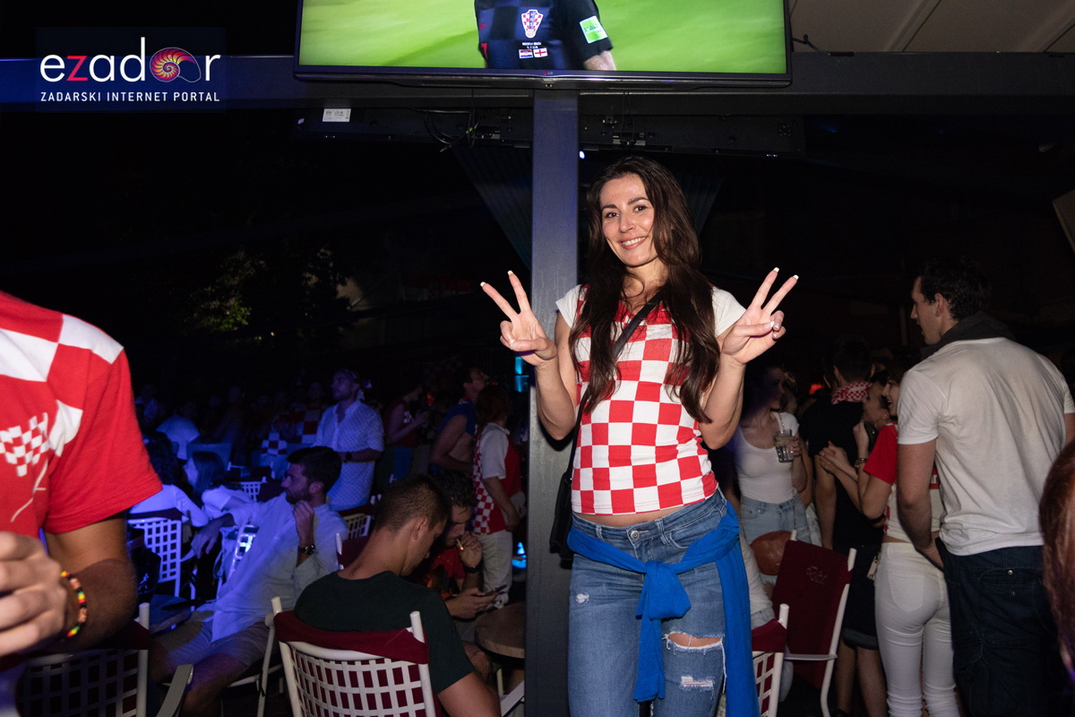 Čudesna noć: Velika fešta ulicama Zadra nakon plasmana Vatrenih u finale SP Čudesna noć: Velika fešta ulicama Zadra nakon plasmana Vatrenih u finale SP