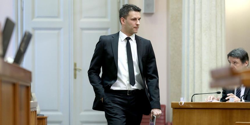 Božo Petrov Božo Petrov