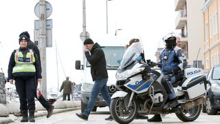 Mimohod pripadnika OSRH i MUP-a s ratnim zastavama povodom 30. obljetnice VRO Maslenica Mimohod pripadnika OSRH i MUP-a s ratnim zastavama povodom 30. obljetnice VRO Maslenica