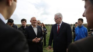 09.11.2013., Tinj – Predsjednik RH Ivo Josipovic posjetio je poljoprivrednike u Tinju te poljoprivrednu zadrugu Maraska Tinj koja je vazan dobavljac visnje maraske za zadarsku tvrtku Maraska d.d. Photo: Filip Brala/PIXSELL