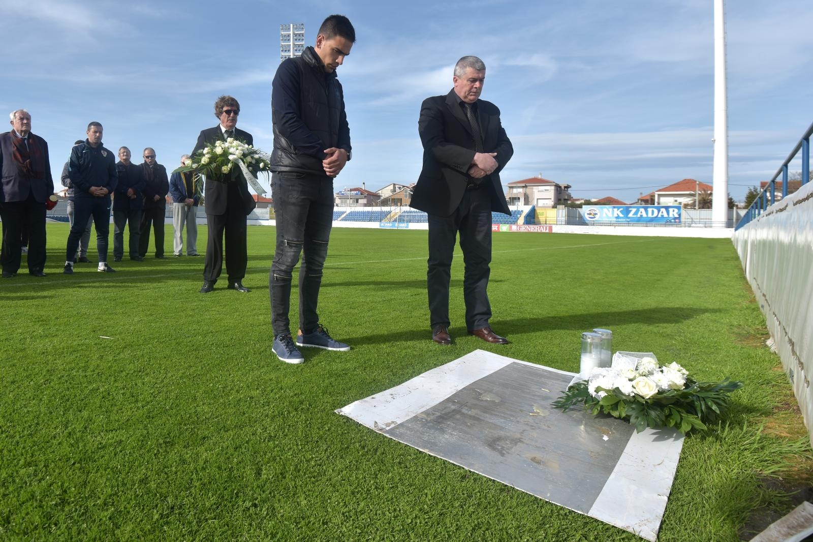 Na stadionu u Stanovima obilježena 10. obljetnica smrti Hrvoja Ćustića Na stadionu u Stanovima obilježena 10. obljetnica smrti Hrvoja Ćustića