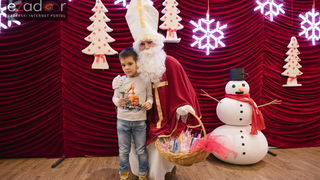 Sveti Nikola posjetio Supernova centar i razveselio mališane