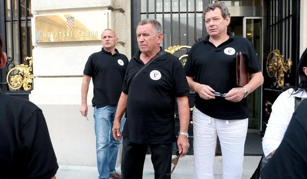 Raspravom o prijedlogu odluke u povodu zahtjeva za raspisivanje drzavnog referenduma gradjanske inicijative Stozer za obranu hrvatskog Vukovara, Sabor RH je nastavio 13. sjednicu. Clanovi Stozera dosli su u Sabor slusati sjednicu. Photo: Patrik Macek/PIXS