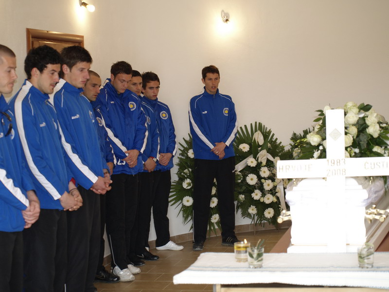 Posljednji ispracaj Hrvoja Custica, Murvica 5. travnja 2008, 12 sati Posljednji ispracaj Hrvoja Custica, Murvica 5. travnja 2008, 12 sati