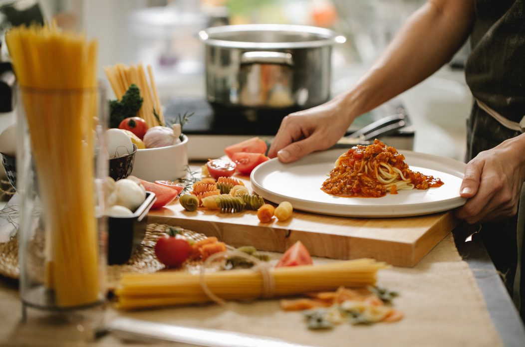 spageti pašta kuhanje rucak rajcica umak salsa spageti pašta kuhanje rucak rajcica umak salsa