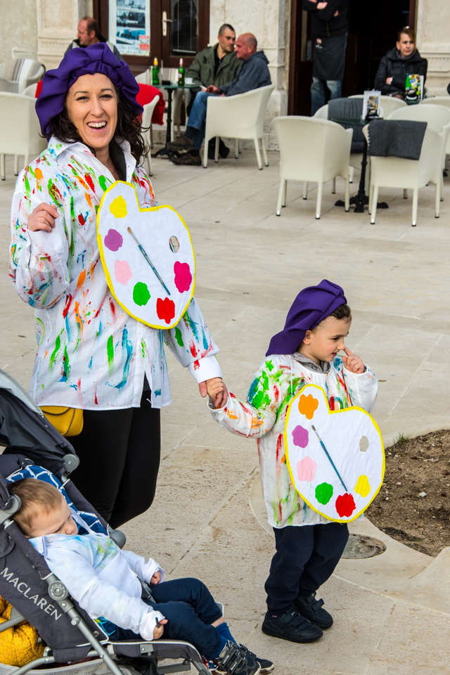 Paški zimski karneval 2017.- Maškarane skupine u karnevalskoj povorci Paški zimski karneval 2017.- Maškarane skupine u karnevalskoj povorci