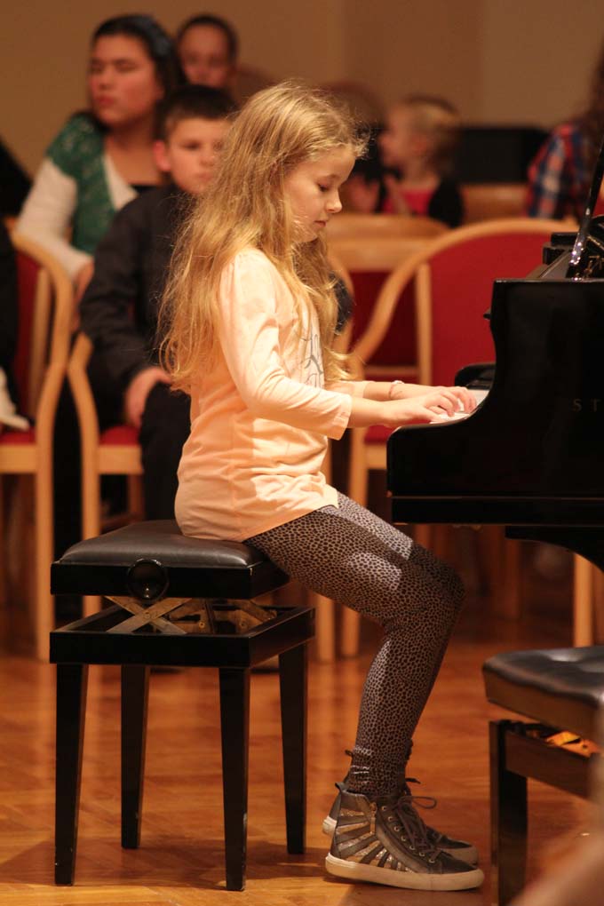 Predbožićni koncert glazbene škole sv. Benedikta, foto: Iva Perinčić Predbožićni koncert glazbene škole sv. Benedikta, foto: Iva Perinčić