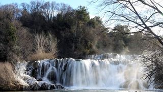 Ledena zimska idila na slapovima Krke Ledena zimska idila na slapovima Krke