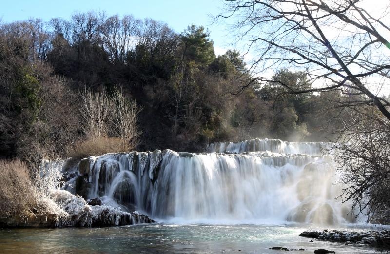 Ledena zimska idila na slapovima Krke Ledena zimska idila na slapovima Krke