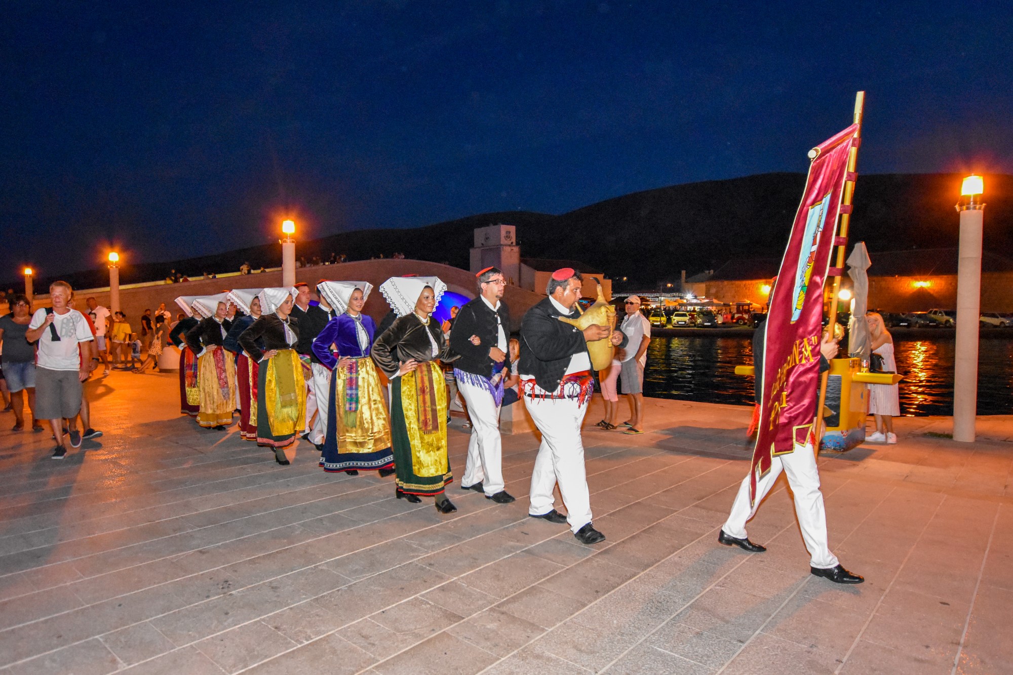 Etno večer s KUD Družina u Pagu Etno večer s KUD Družina u Pagu