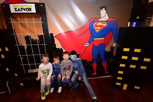 Superheroji u trgovinskom centru Supernova 25. listopada 2014. Foto: Iva Perinčić Superheroji u trgovinskom centru Supernova 25. listopada 2014. Foto: Iva Perinčić