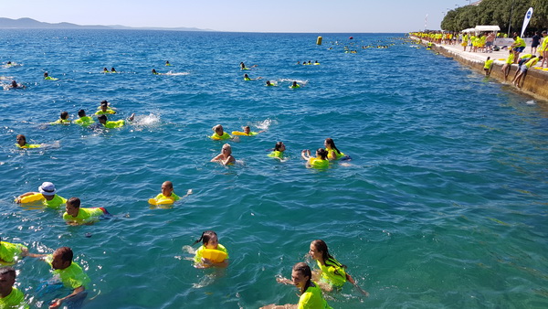 Sasvim osoban doživljaj – 10. dm Millennium Jump sa zadarske rive. Foto: Mladen Malik Barba Sasvim osoban doživljaj – 10. dm Millennium Jump sa zadarske rive. Foto: Mladen Malik Barba