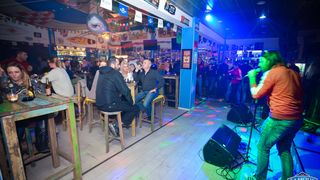 Ante Cash @ Famous Beach Bar