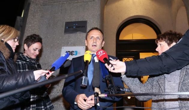 U prostorijama HND-a zavrsila je osnivacka skupstina nove stranke HRID Drage Prgometa koji je prosli tjedan izbacen iz Mosta-a. Drago Prgomet obratio se po zavrsetku novinarima sa samo jednom recenicom te otisao. Photo: Zeljko