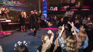 Ludnica u Saturnusu: Najbolji doček u svemiru i šire Ludnica u Saturnusu: Najbolji doček u svemiru i šire