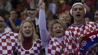 Zaragoza, Spanjolska, 230113.
Gradska dvorana Principe Felipe.
Svjetsko prvenstvo u rukometu za muskarce Spanjolska 2013.
Utakmica cetvrtfinala izmedju reprezentacija Hrvatske i Francuske.
Na fotografiji: hrvatski navijaci.
Foto: Ante Cizmic / CROPIX Zaragoza, Spanjolska, 230113.
Gradska dvorana Principe Felipe.
Svjetsko prvenstvo u rukometu za muskarce Spanjolska 2013.
Utakmica cetvrtfinala izmedju reprezentacija Hrvatske i Francuske.
Na fotografiji: hrvatski navijaci.
Foto: Ante Cizmic / CROPIX