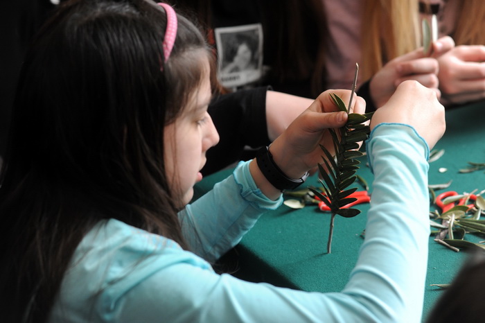 Zadar, 190313.
U prostoru gradske straze organizirana je radionica izrade maslinovih grancica za osnovnoskolce.
Na fotografiji: detalj s radionice.
Foto: Luka Gerlanc / CROPIX Zadar, 190313.
U prostoru gradske straze organizirana je radionica izrade maslinovih grancica za osnovnoskolce.
Na fotografiji: detalj s radionice.
Foto: Luka Gerlanc / CROPIX