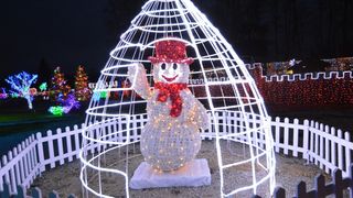 Uz 2,5 milijuna lampica zasjala ovogodišnja božićna bajka u Salajlandu Uz 2,5 milijuna lampica zasjala ovogodišnja božićna bajka u Salajlandu