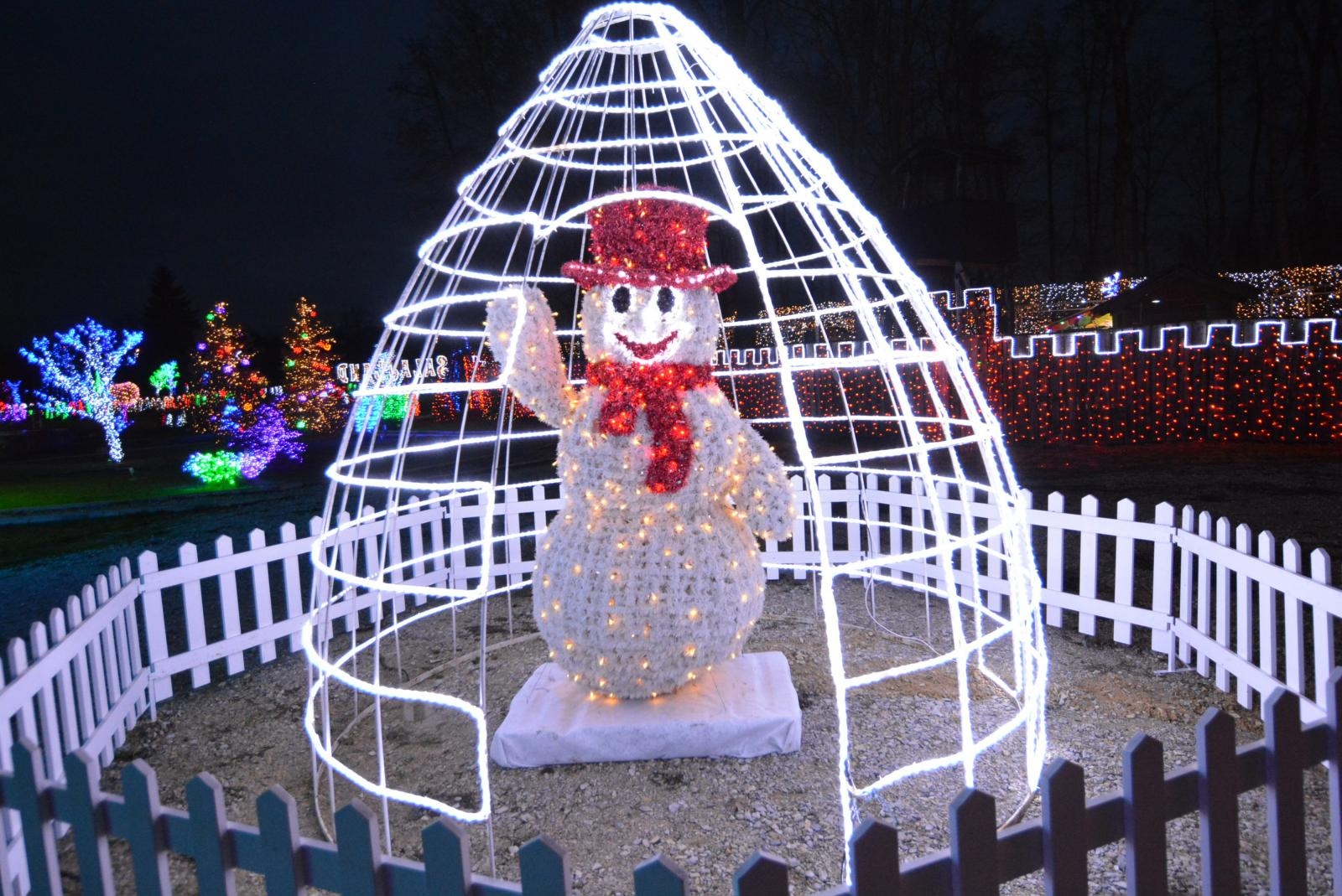 Uz 2,5 milijuna lampica zasjala ovogodišnja božićna bajka u Salajlandu Uz 2,5 milijuna lampica zasjala ovogodišnja božićna bajka u Salajlandu