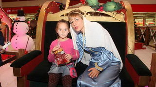 Sv. Luce razveselila mališane u Supernova centru, Foto: Iva Perinčić Sv. Luce razveselila mališane u Supernova centru, Foto: Iva Perinčić