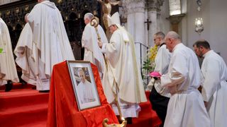 Nadbiskup Milan Zgrablić predvodio misu zadušnicu za Papu Franju Nadbiskup Milan Zgrablić predvodio misu zadušnicu za Papu Franju