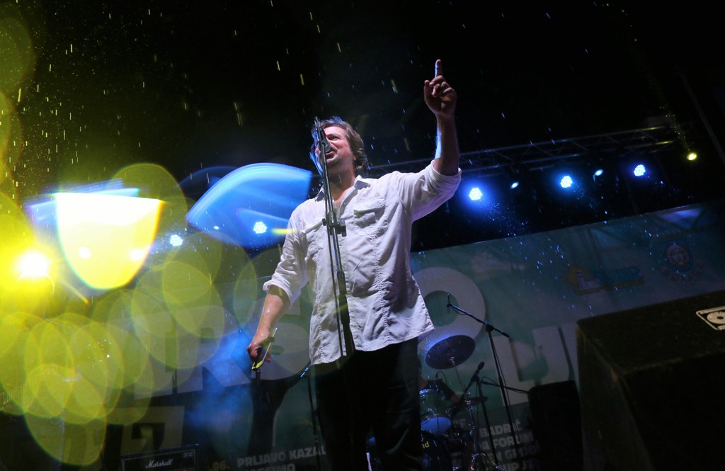 S Alenom Islamovićem po pljusku pjevalo šest tisuća Virana