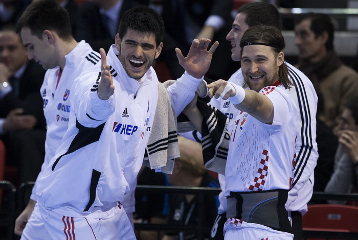 Zaragoza, Spanjolska, 230113.
Gradska dvorana Principe Felipe.
Svjetsko prvenstvo u rukometu za muskarce Spanjolska 2013.
Utakmica cetvrtfinala izmedju reprezentacija Hrvatske i Francuske.
Na fotografiji: slavlje hrvatskih igraca nakon pobjede.
Foto: Ante Zaragoza, Spanjolska, 230113.
Gradska dvorana Principe Felipe.
Svjetsko prvenstvo u rukometu za muskarce Spanjolska 2013.
Utakmica cetvrtfinala izmedju reprezentacija Hrvatske i Francuske.
Na fotografiji: slavlje hrvatskih igraca nakon pobjede.
Foto: Ante