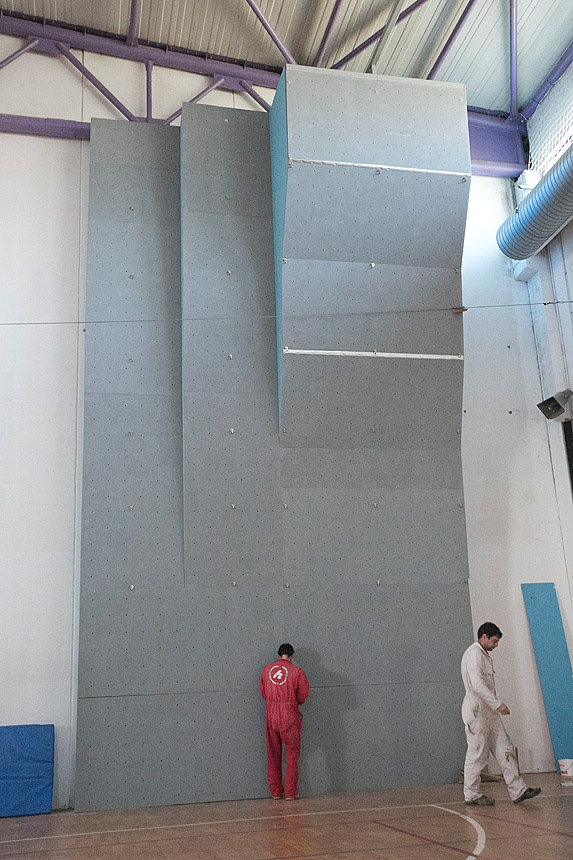 Penjačka stijena u bibinjskoj sportskoj dvorani, Foto: Leo Banić Penjačka stijena u bibinjskoj sportskoj dvorani, Foto: Leo Banić