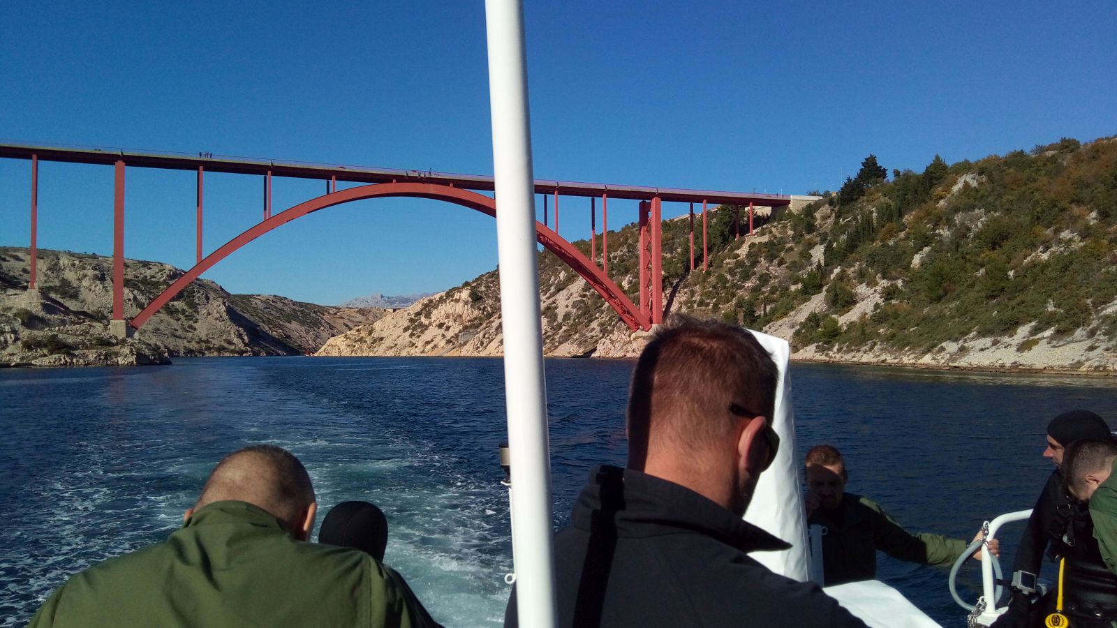 U Novskom ždrilu i dalje traje intenzivna potraga za nestalim pilotom