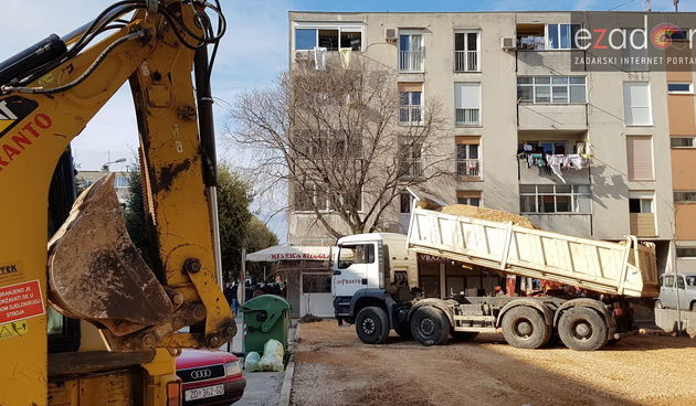 Radove na parkiralištu u ulici Bana Josipa Jelačića izvodi Franto