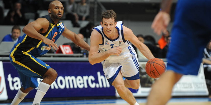 Zadar, 231110. Dvorana Kresimir Cosic. 2. kolo EuroChallenge kupa. Zadar – Apoel. Na fotografiji: igrac Zadra Jakov Vladovic. Foto: Andrija Lucic / CROPIX Zadar, 231110. Dvorana Kresimir Cosic. 2. kolo EuroChallenge kupa. Zadar – Apoel. Na fotografiji: igrac Zadra Jakov Vladovic. Foto: Andrija Lucic / CROPIX