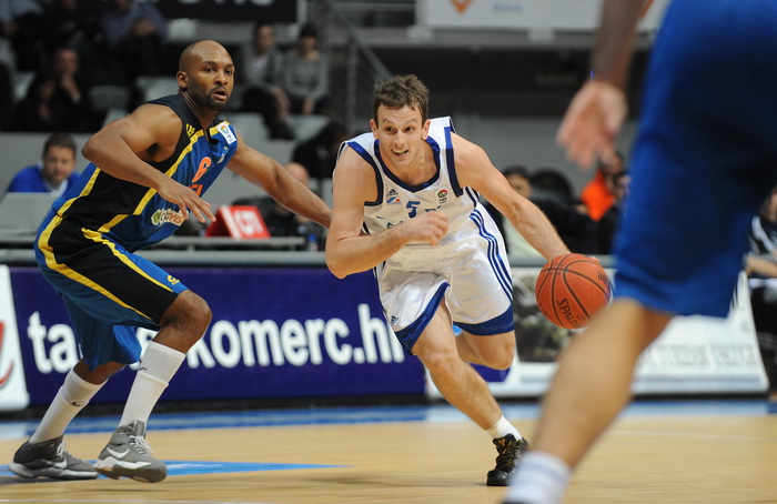 Zadar, 231110. Dvorana Kresimir Cosic. 2. kolo EuroChallenge kupa. Zadar – Apoel. Na fotografiji: igrac Zadra Jakov Vladovic. Foto: Andrija Lucic / CROPIX Zadar, 231110. Dvorana Kresimir Cosic. 2. kolo EuroChallenge kupa. Zadar – Apoel. Na fotografiji: igrac Zadra Jakov Vladovic. Foto: Andrija Lucic / CROPIX