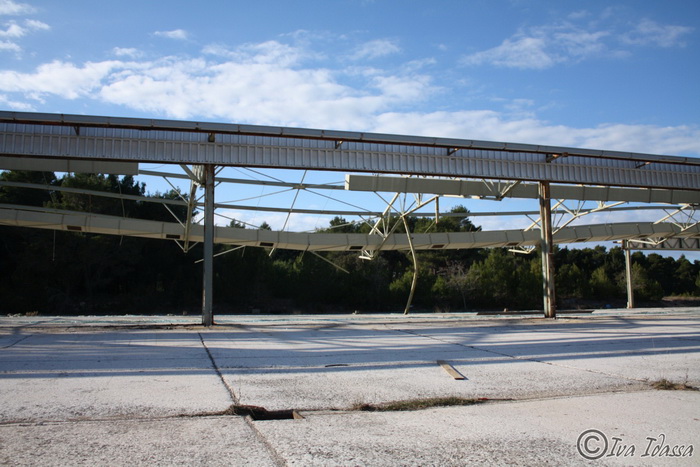 Devastirana bivša vojna baza Šepurine, Foto: Iva Idassa Devastirana bivša vojna baza Šepurine, Foto: Iva Idassa