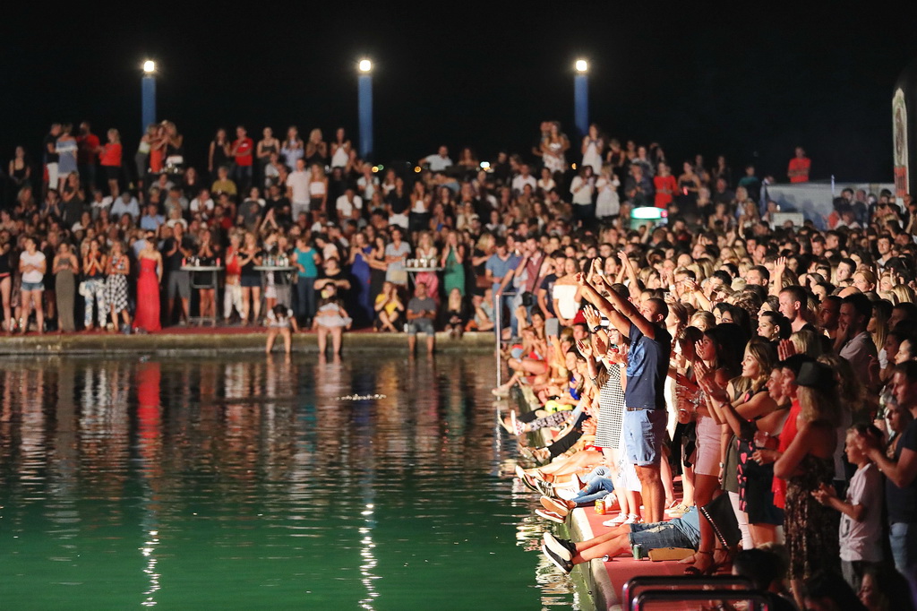 Čudesna Doris Dragović oduševila u Biogradu na Moru Čudesna Doris Dragović oduševila u Biogradu na Moru