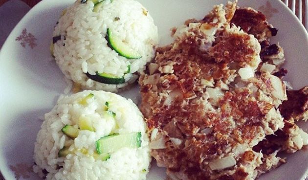 Ručak, pljeskavice, tunjevina. Fit team foto