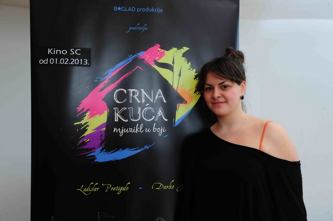 Rasplesani mladi ansambl “Crne kuće” Rasplesani mladi ansambl “Crne kuće”