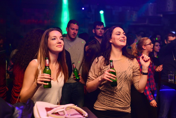 Mjesni Odbor u Maraschino Baru. Foto: Iva Perinčić Mjesni Odbor u Maraschino Baru. Foto: Iva Perinčić