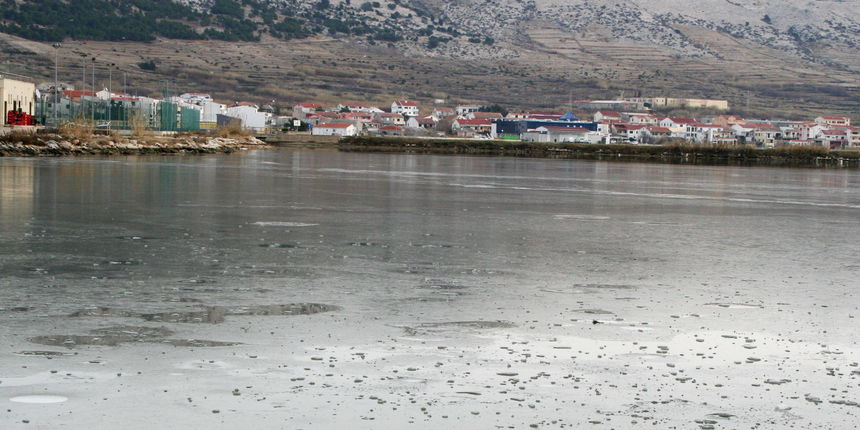Zaleđeno more na Pagu Zaleđeno more na Pagu