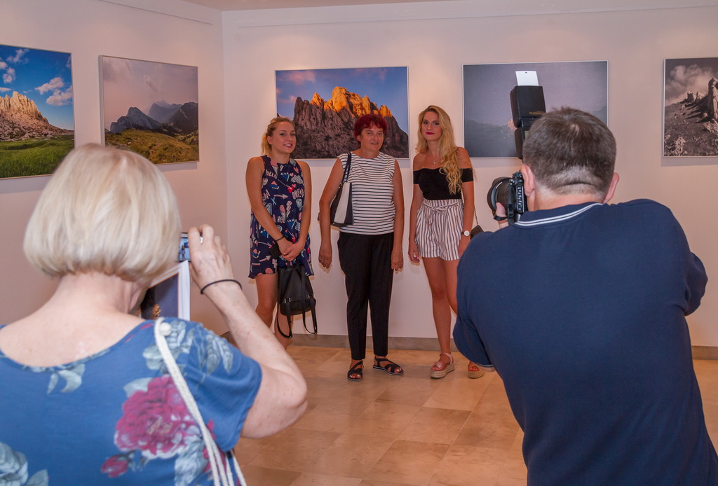 Biograd na Moru: Svečano otvorena izložba fotografija “Velebit” Vinka Pešića Biograd na Moru: Svečano otvorena izložba fotografija “Velebit” Vinka Pešića