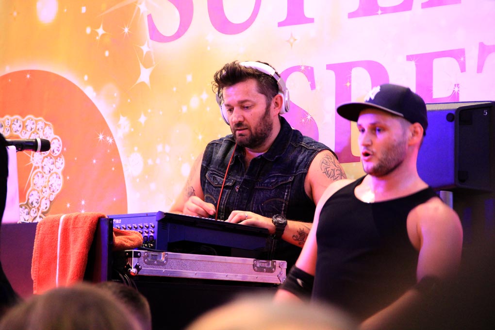 Image 685889 (auto) Image 685889 (auto)