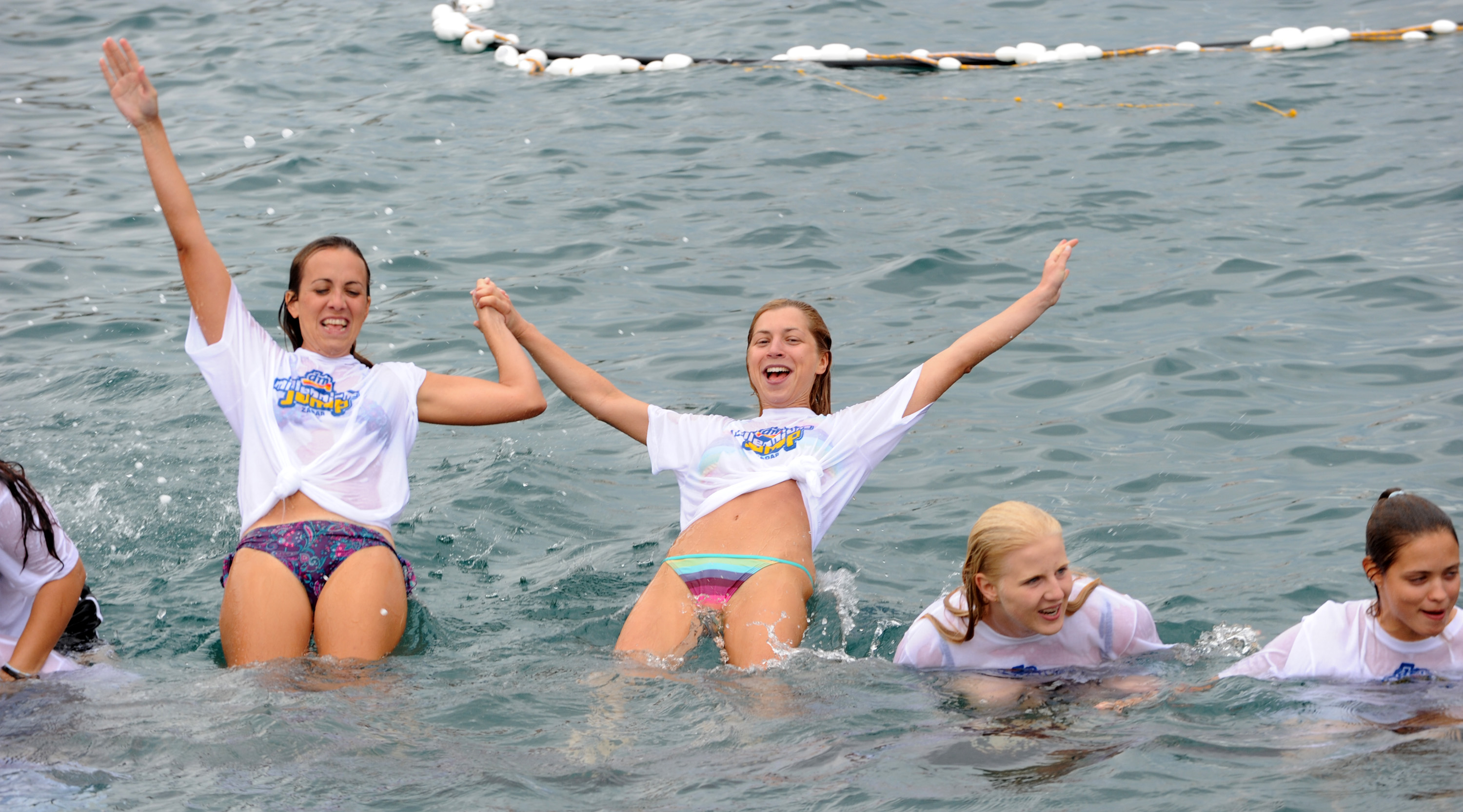 Danas se na zadarskoj rivi cetvrtu godinu za redom odrzava manifestacija Milenijum Jump. Foto : Andrija Lucic / CROPIX