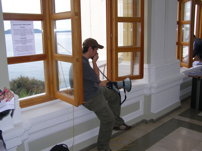Okupljanje Nezavisne studentske inicijative Zadar (foto Nikola Turcinov) Okupljanje Nezavisne studentske inicijative Zadar (foto Nikola Turcinov)