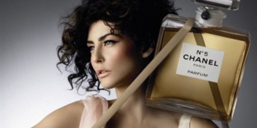 Mirisi ističu obline Antonije Stupar (Tportal.hr) Mirisi ističu obline Antonije Stupar (Tportal.hr)