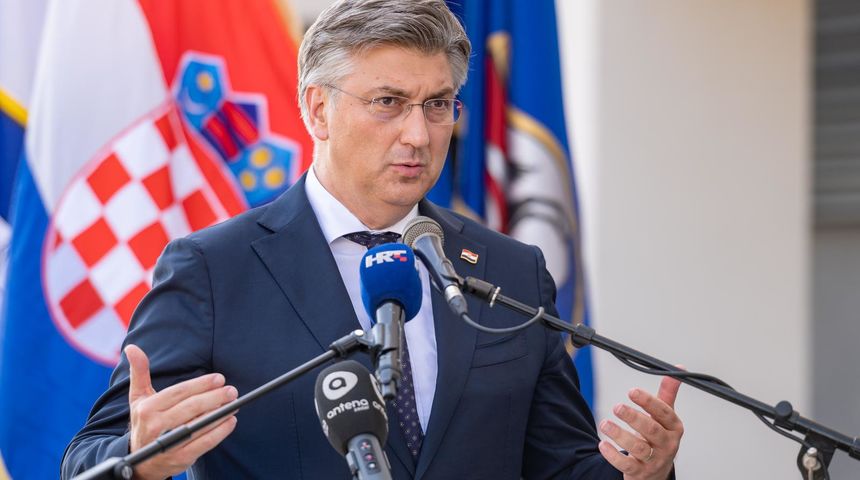 Premijer Plenković sudjelovao na svečanosti primopredaje ključeva POS-ovih stanova Premijer Plenković sudjelovao na svečanosti primopredaje ključeva POS-ovih stanova