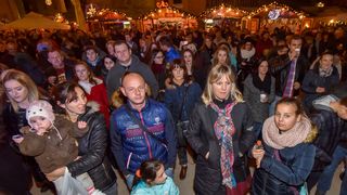 Advent u Zadru: Giuliano raspjevao i rasplesao Zadrane Advent u Zadru: Giuliano raspjevao i rasplesao Zadrane