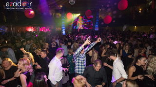 Ludnica u Saturnusu: Najbolji doček u svemiru i šire Ludnica u Saturnusu: Najbolji doček u svemiru i šire